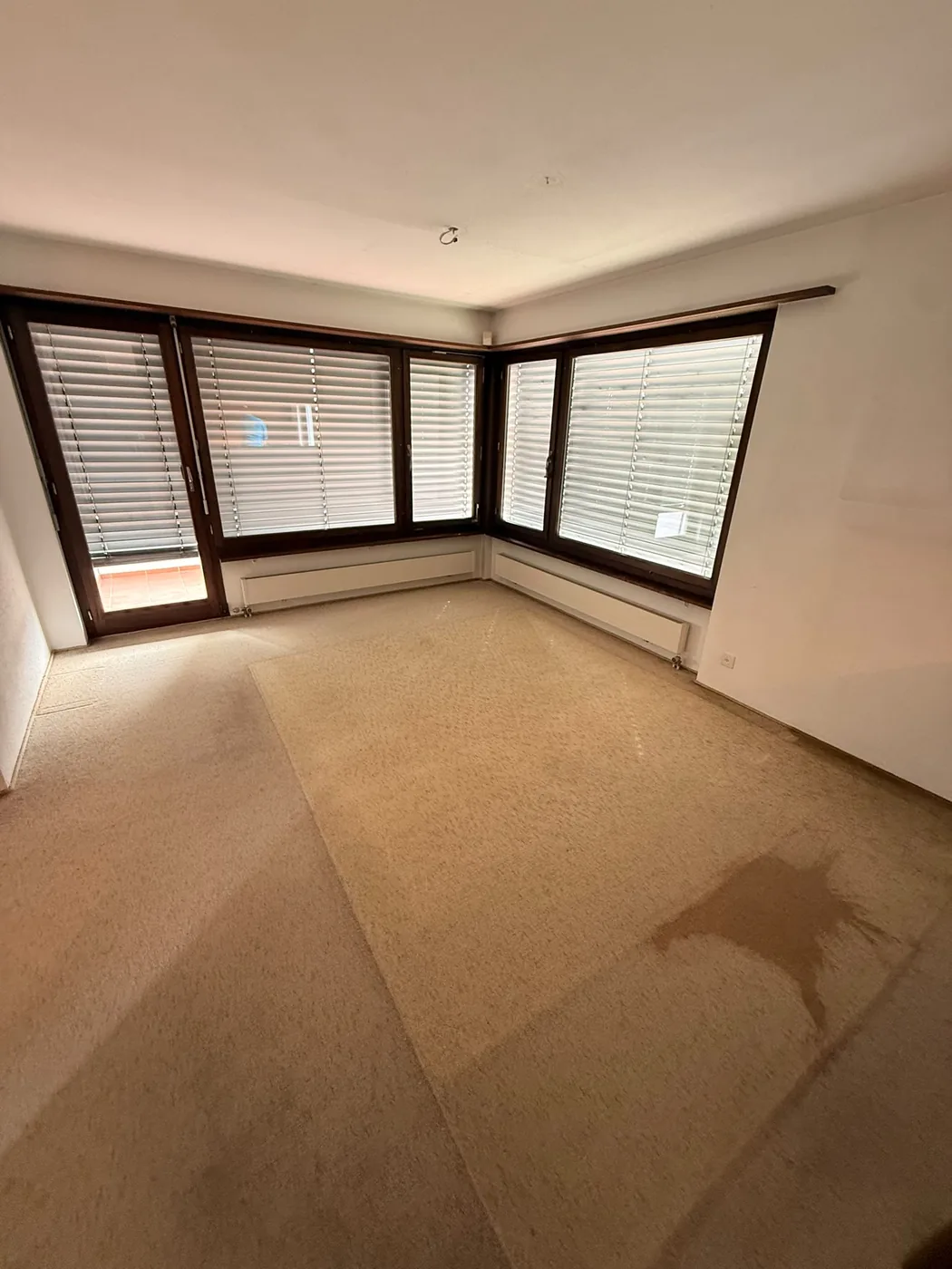 Geräumter Dachraum nach einer Hausräumung